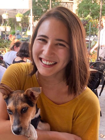 Photo of Mai-Lee '21 and her dog Turtle.